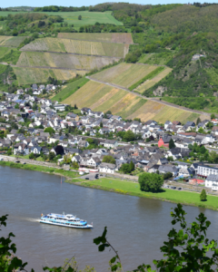 Read more about the article What are the best places to visit in the Rhine Valley?