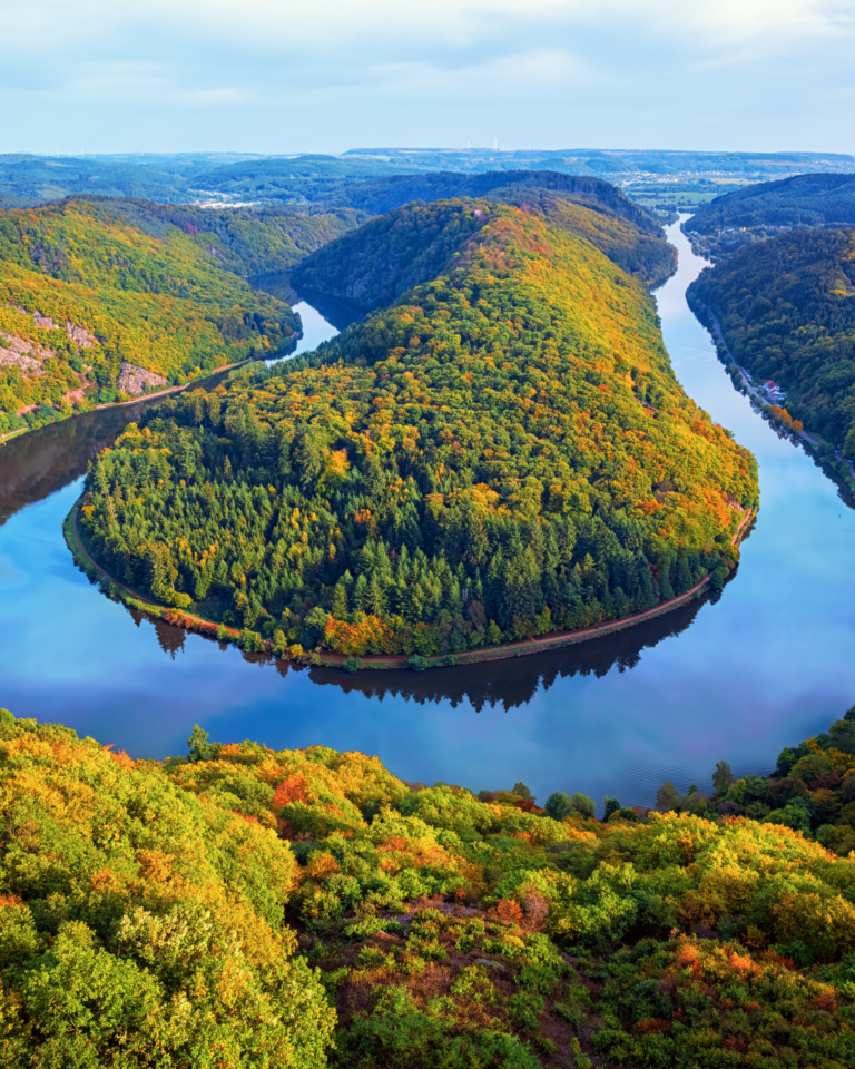 What are the best places to visit in the Saarland region?